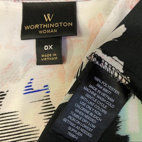 Worthington Woman’s Button Down Top - Picture 9 of 10
